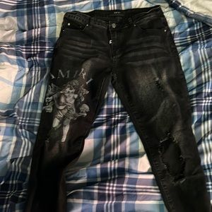 They fit really well. Size 30 I loved them personally just can’t fit anymore!